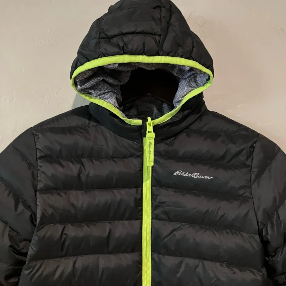 EDDIE BAUER Boy's Black Green Reversible Down Hooded Puffer Coat Size Small 7/8 - Picture 5 of 15